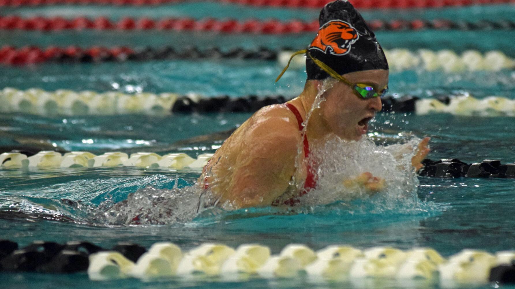 Oregon girls swimming star weighed 'pros and cons' while making Division I dream come true